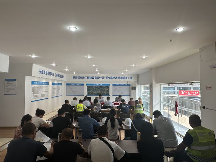 烈日炎炎攻坚忙 廉洁清风送清凉_副本.jpg 烈日炎炎攻坚忙 廉洁清风送清凉_副本.jpg