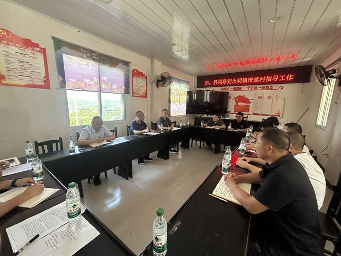 田青春一行参加调研驻村帮扶工作_副本.jpg