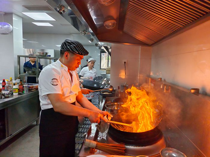 灵通公司举办首届厨师评级暨厨艺大比拼活动_副本.jpg 灵通公司举办首届厨师评级暨厨艺大比拼活动_副本.jpg